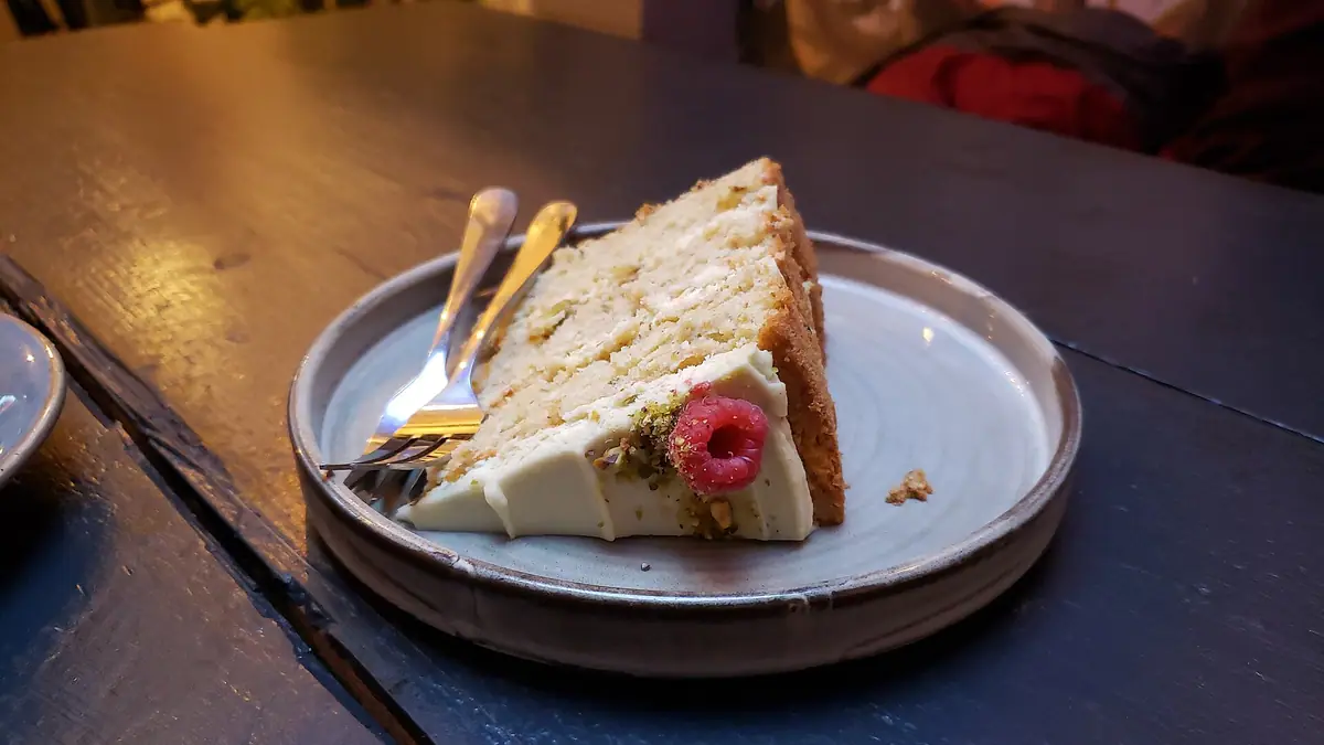 Valerie's – cake shop in Monmouth town centre